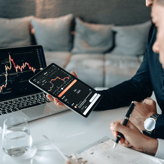 Vega Gainlux - Team of Cryptocurrency Experts